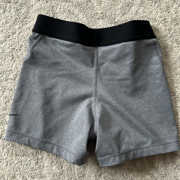 Girls Nike Athletic Shorts Size Medium - Picture 3 of 3